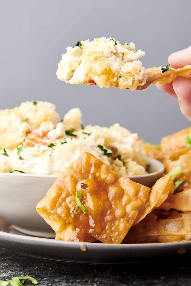 Crab Rangoon Dip Hot Crab Dip W Wonton Chips Cowfish Copycat