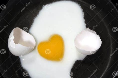 Egg Heart Shape Stock Image Image Of Symbol Cracked 10017371