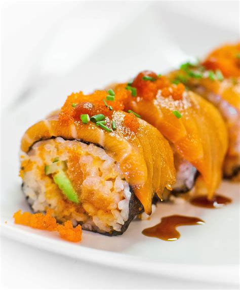 How To Make Spicy Salmon Sushi Rolls At Home