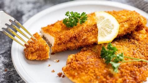 Perfectly Crispy Chicken Cutlets The Stay At Home Chef